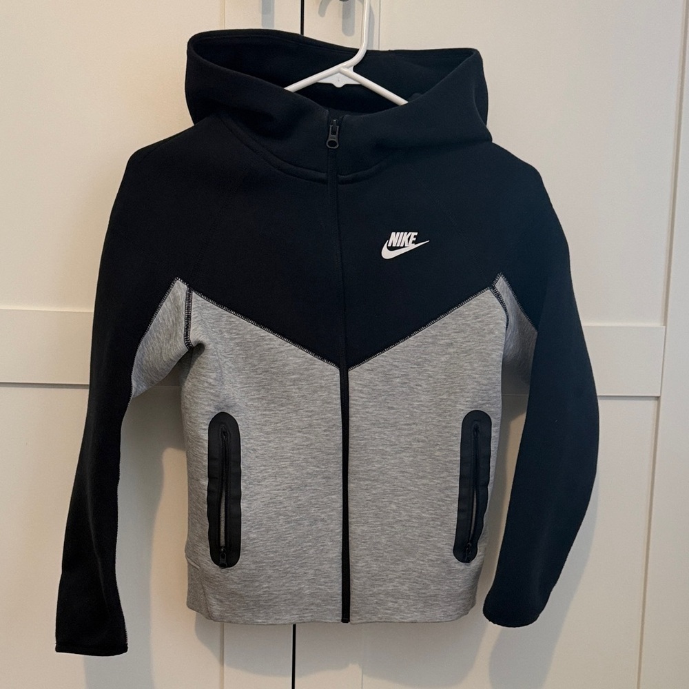 Nike Tech Kids Hoodie Medium